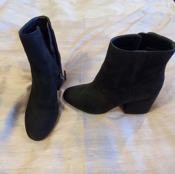 NWOB Sam Edelman Suede Booties - Picture 4 of 12